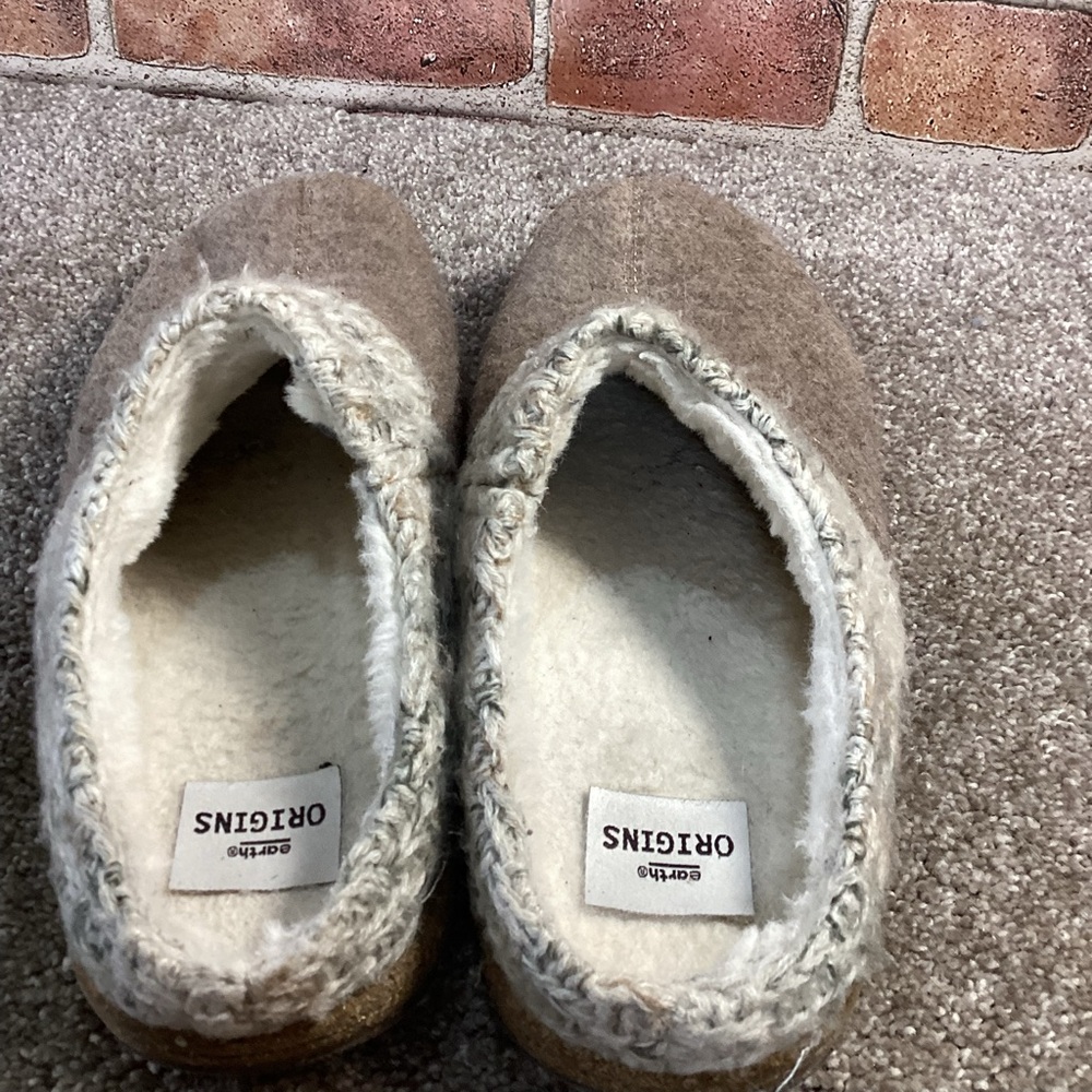 Earth Origins Elana womens faux fur lined slip on clogs size 9 - Picture 5 of 6